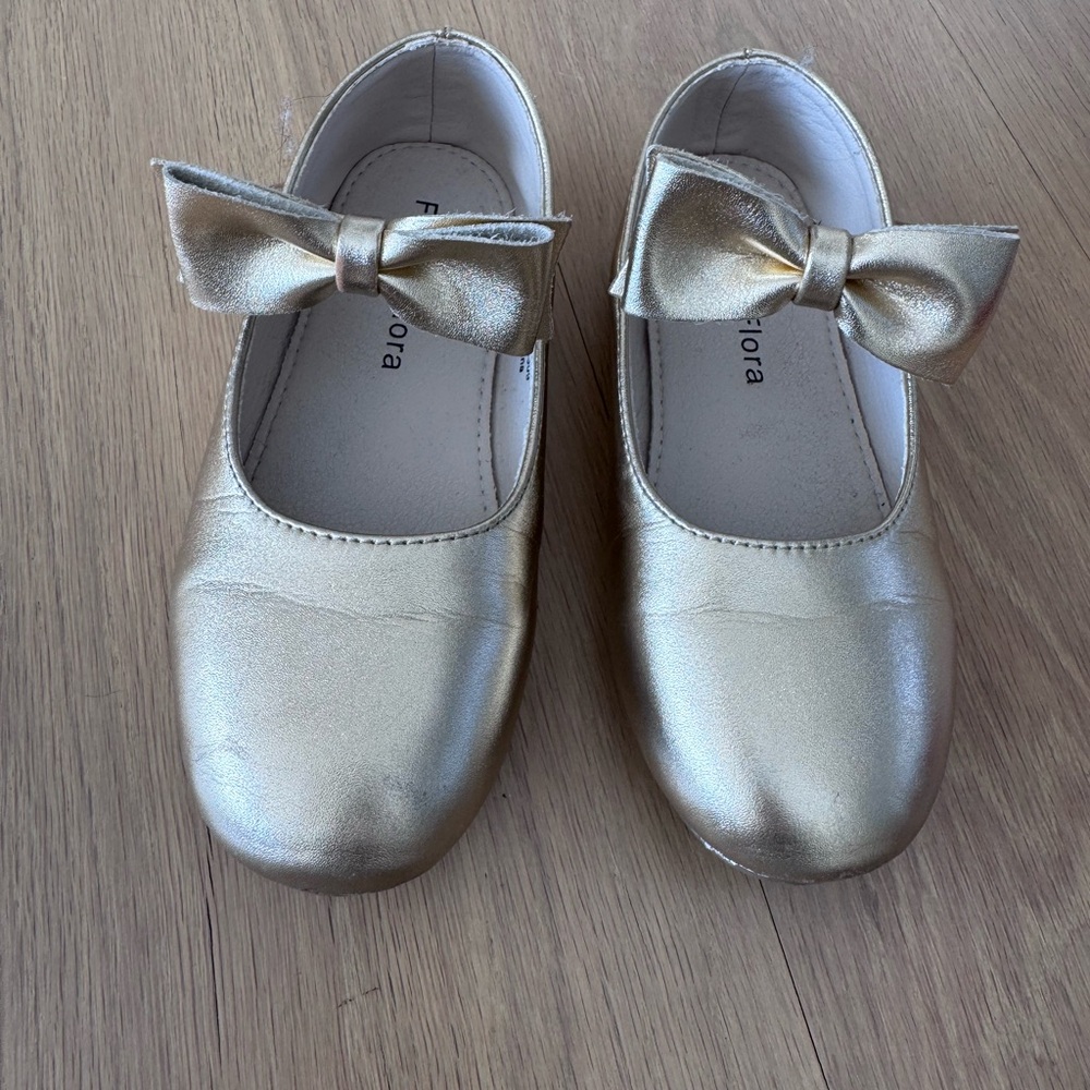 Gold Kids Shoes with Bow - Picture 2 of 9